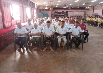 Sardar Patel Vyasan Mukti Kendra Bardoli - Group Counseling Session Four Sardar Patel Vyasan Mukti Kendra Bardoli - Group Counseling Session Four
