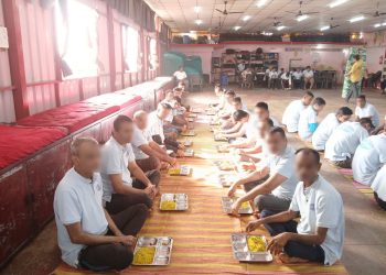 Sardar Patel Vyasan Mukti Kendra Bardoli - Morning Breakfast and Medicine Four Sardar Patel Vyasan Mukti Kendra Bardoli - Morning Breakfast and Medicine Four