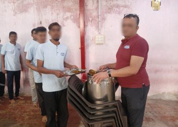 Sardar Patel Vyasan Mukti Kendra Bardoli - Morning Breakfast and Medicine Sardar Patel Vyasan Mukti Kendra Bardoli - Morning Breakfast and Medicine