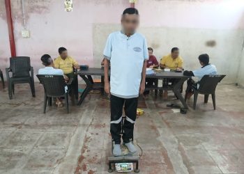 Sardar Patel Vyasan Mukti Kendra Bardoli - Weight and Blood Pressure checking Two Sardar Patel Vyasan Mukti Kendra Bardoli - Weight and Blood Pressure checking Two